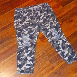 Ankle Pants